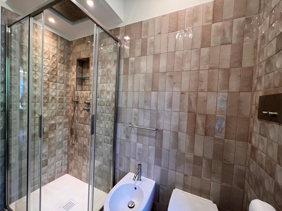 Val Di Sole 19-Iii Piano- Vista Mare- Vista Collina-Wifi 100Mg-Aria Condizionata In Tutte Le Stanze -L'Appartamento E' Stato Completamente Rinnovato Nel 2023 Rapallo Dış mekan fotoğraf